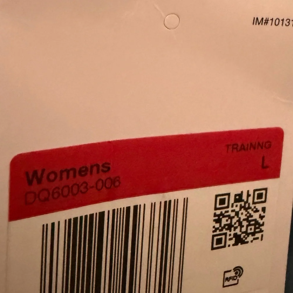 New Nike Women's Zenvy Gentle-Support High-Waisted 8" Biker Shorts size - Picture 7 of 7